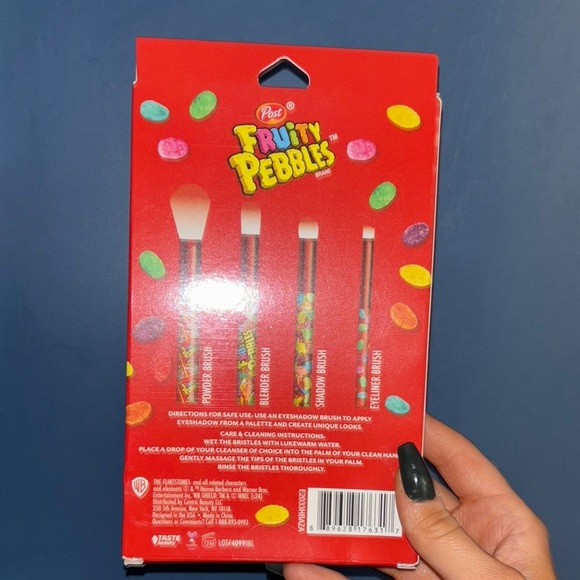 Red flinestones Cosmetic Brush Set - 4 Piece - Picture 2 of 6